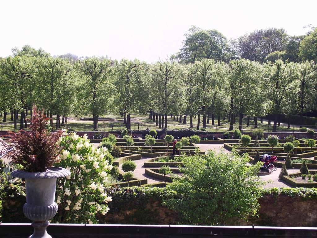 Der Platengarten Ансбах Екстер'єр фото